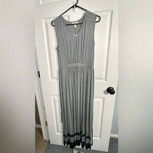 New with tags - Dana Buchman size M maxi, date night, spring, office